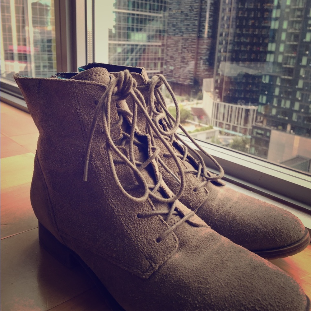Steve Madden water shoes size US 8.5